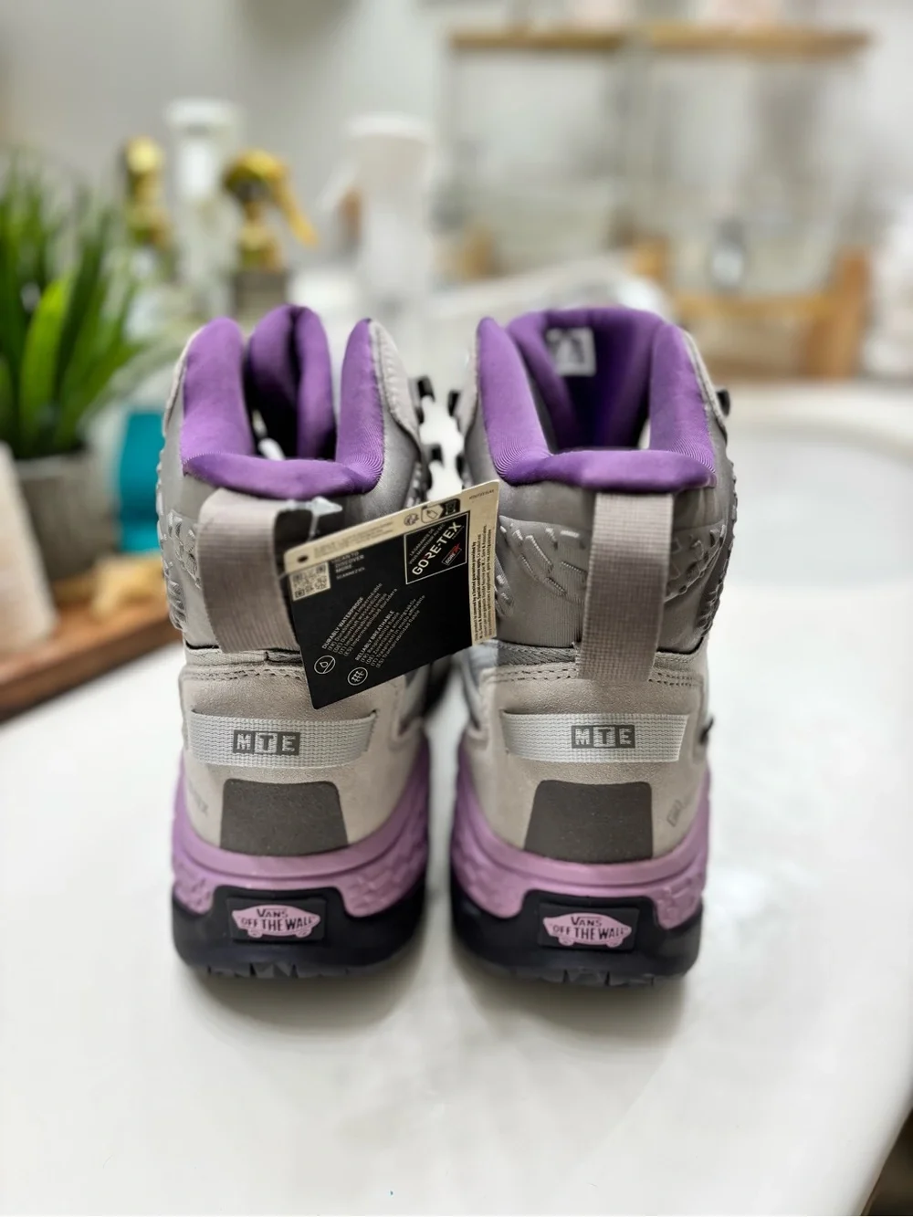 Vans GORE-TEX MTE Light Grey Purple Size 9.5 Men 11 Women’s New Trail Waterproof